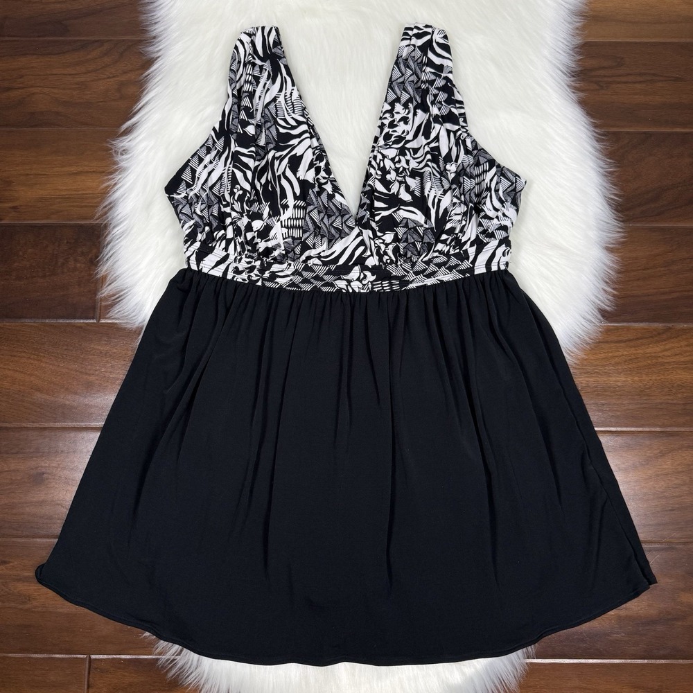 Longitude Women's Size 12 Black White Pattern Goddess Swim Suit Dress One Piece